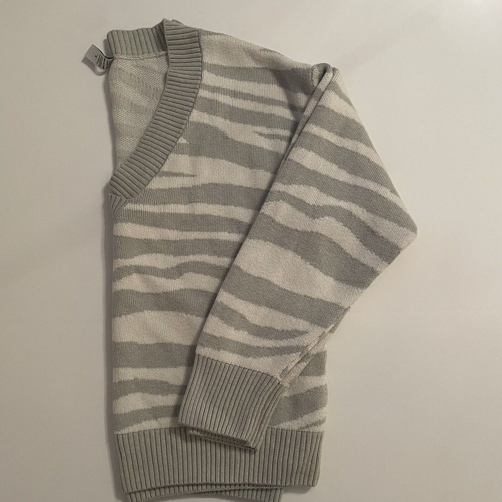Varley Calvert V Neck‎ Sweater Sz Small Zebra Striped Gray And White Merino Wool - Picture 9 of 10